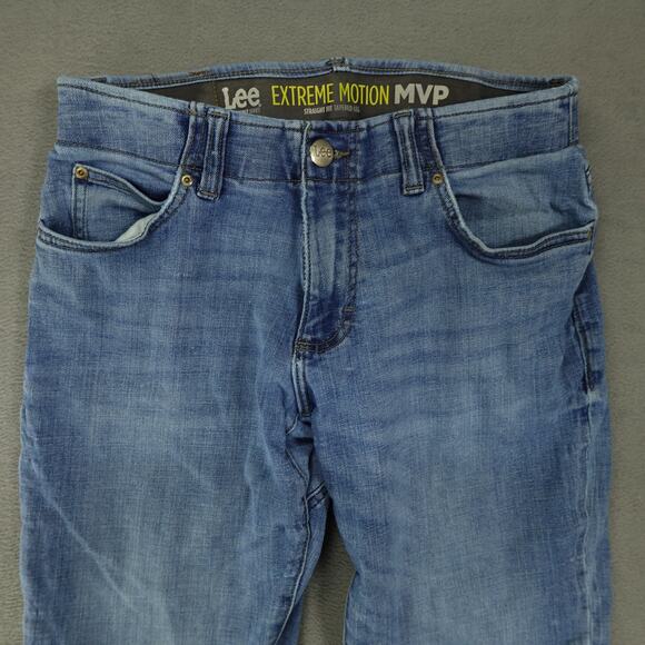 Lee Men's Extreme Motion MVP Straight‎ Fit Tapered Leg Jeans Size 31 x 30 - Picture 2 of 12